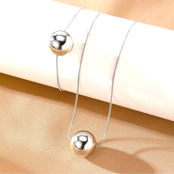 ✨✨Platinum Plated Ball Necklace & Bracelet Set✨✨ - Picture 4 of 5